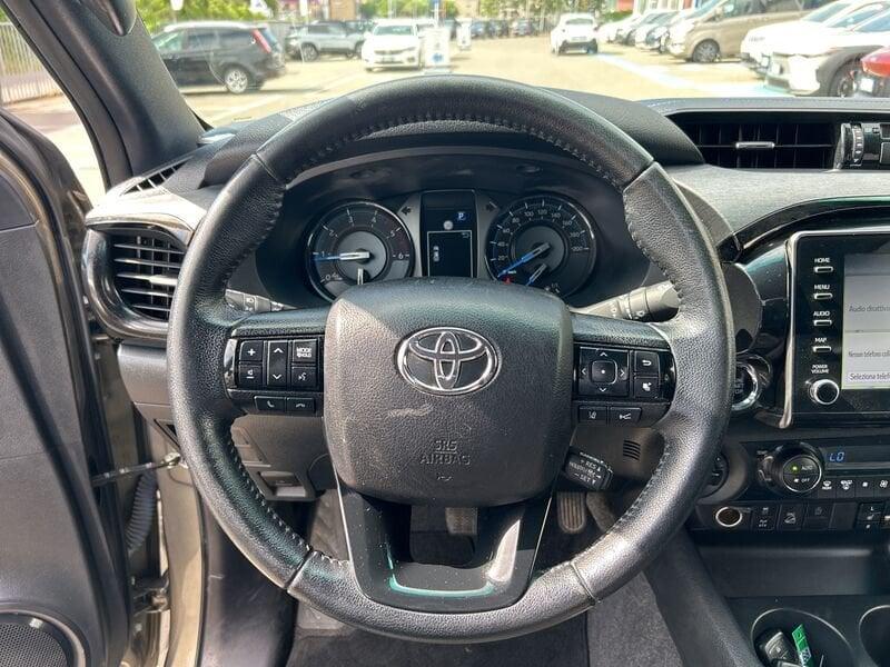 Toyota Hilux 2.4 D-4D A/T 4WD 4 porte Double Cab Invincible IVA ESPOSTA COMPRESA