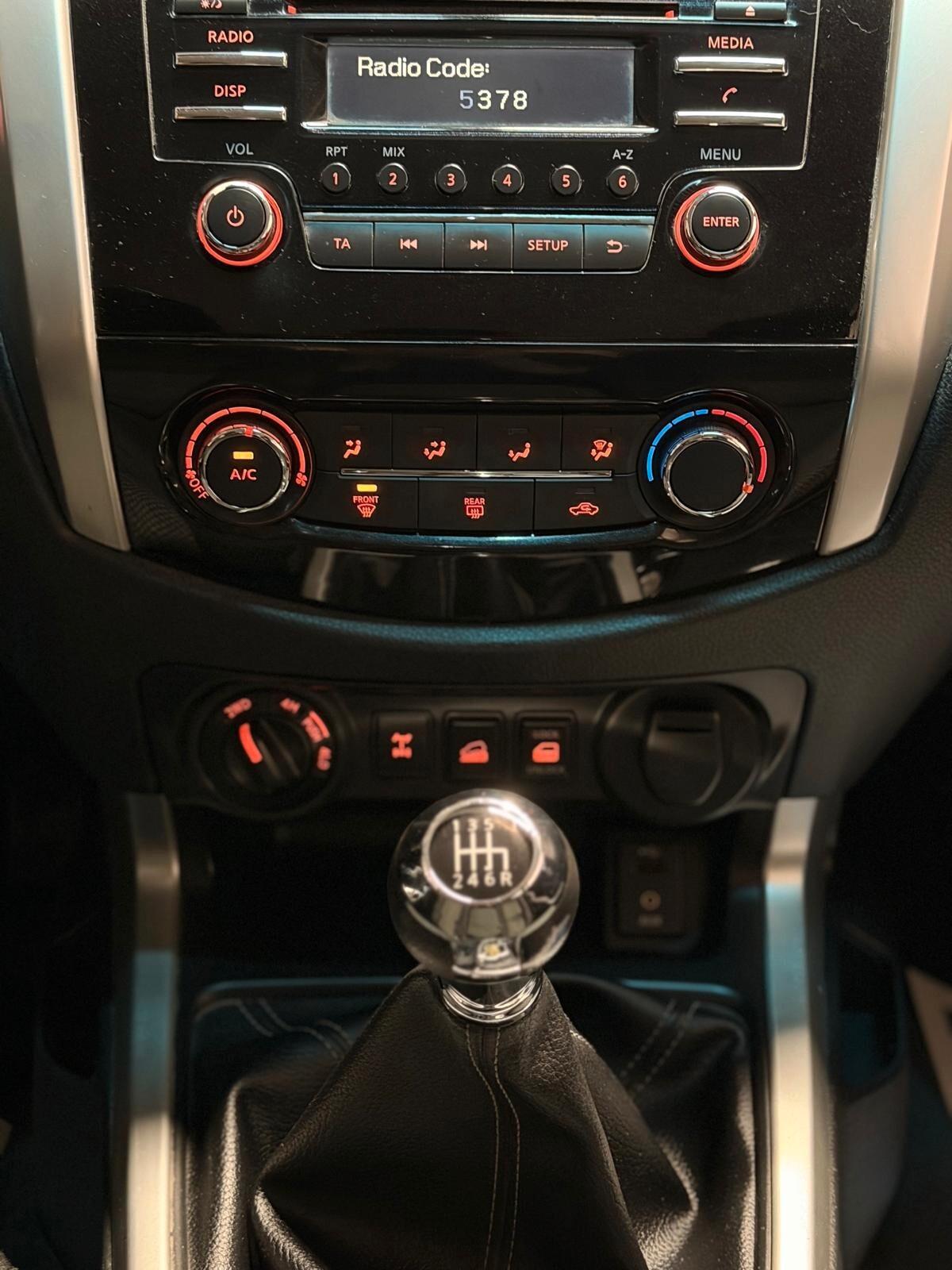 Nissan Navara 2.3 dCi 4WD Double Cab N-Connecta