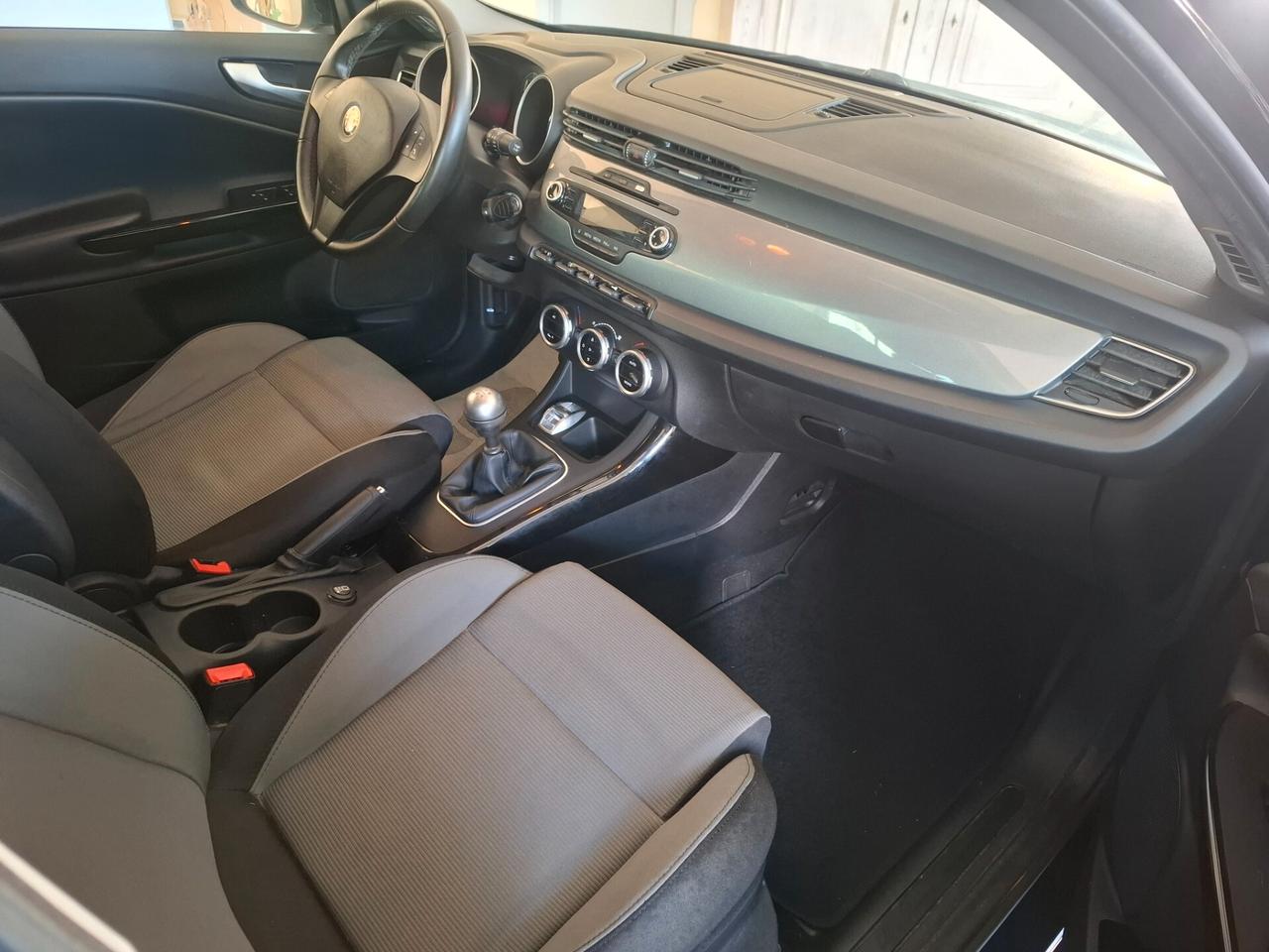 Alfa Romeo Giulietta 1.6 JTDm-2 105 CV Distinctive