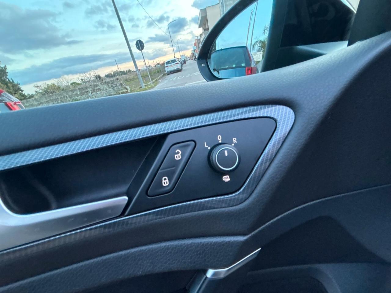 Volkswagen Golf 1.6 TDI 115cv R line - 2017