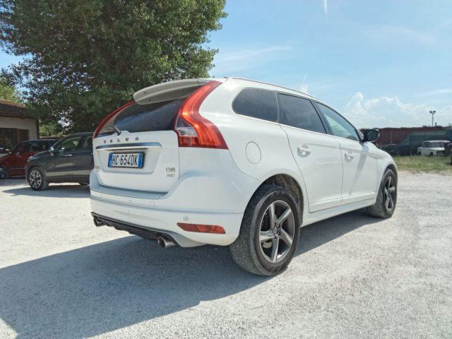 VOLVO XC60 D5 AWD Geartronic R-design Kinetic