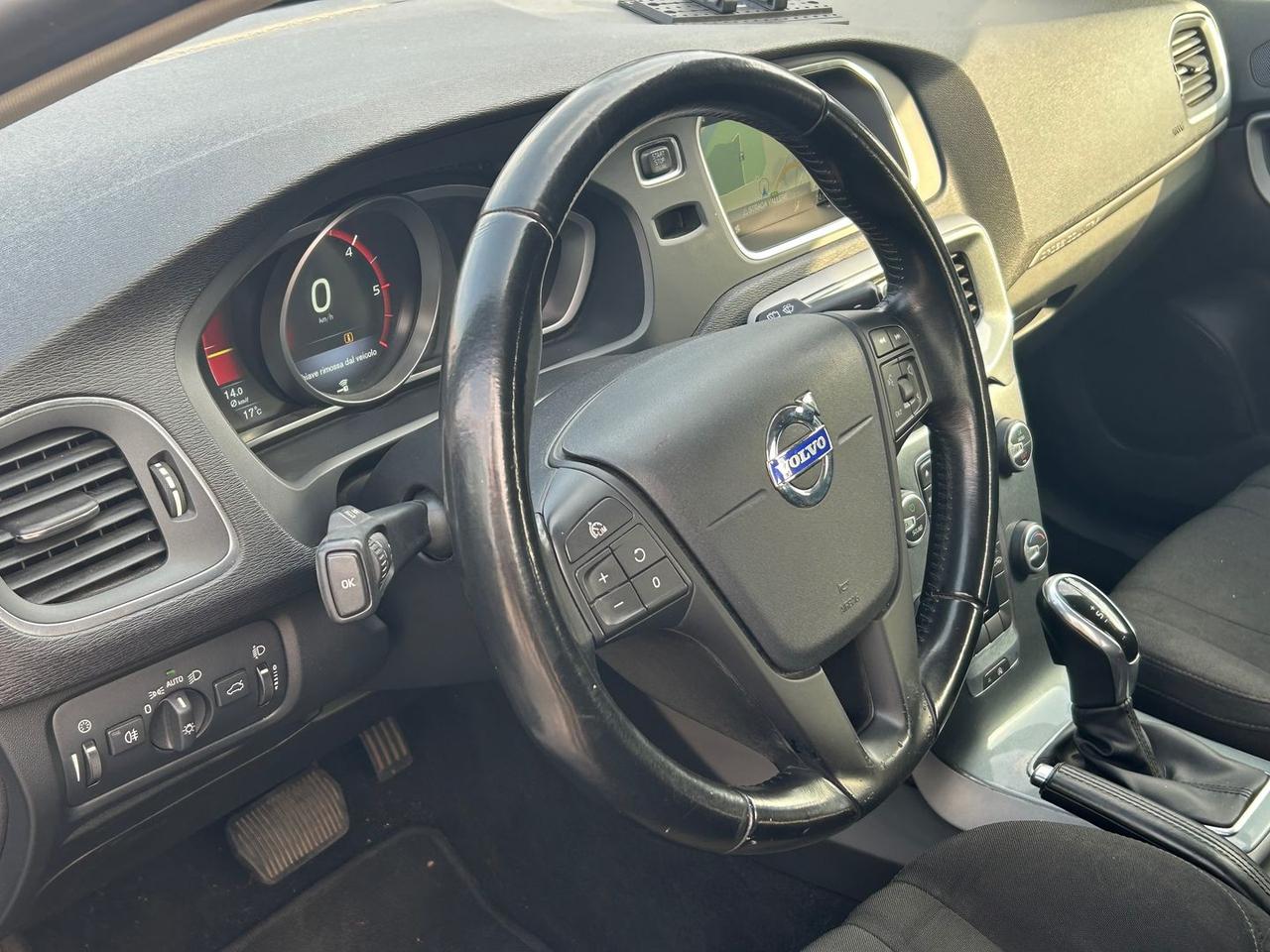 Volvo V40 Kinetic 2.0 D3 #9721