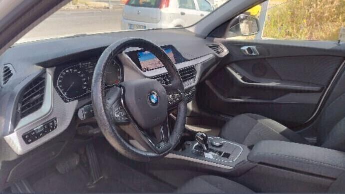 Bmw 116 116d 5p. Advantage