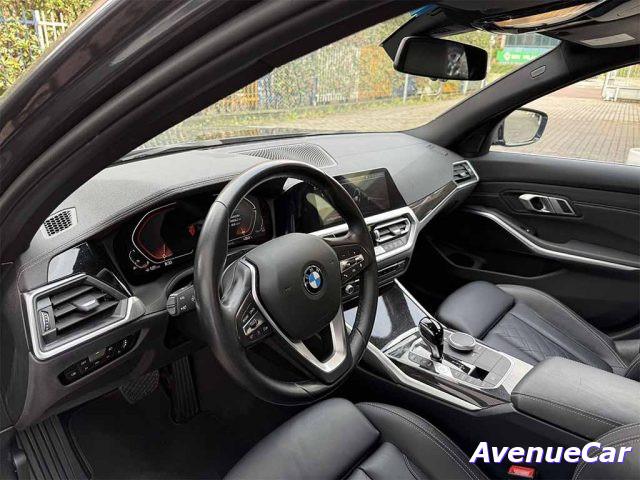 BMW 330 i xdrive Luxury BERLINA CILINDRATA 2.000