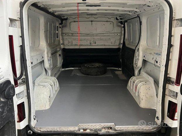 RENAULT Trafic T27 2.0 dCi 150CV Energy Advance-