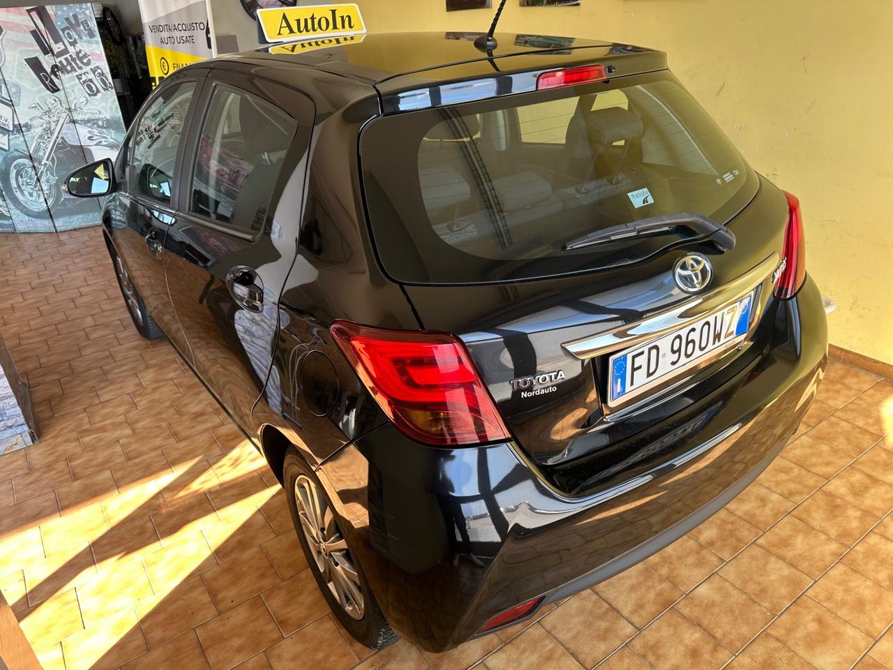 Toyota Yaris 1.0benz. Per neo patentati