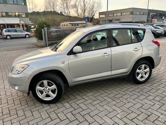 Toyota RAV 4 RAV4 2.2 D-4D 136 CV DPF Sol