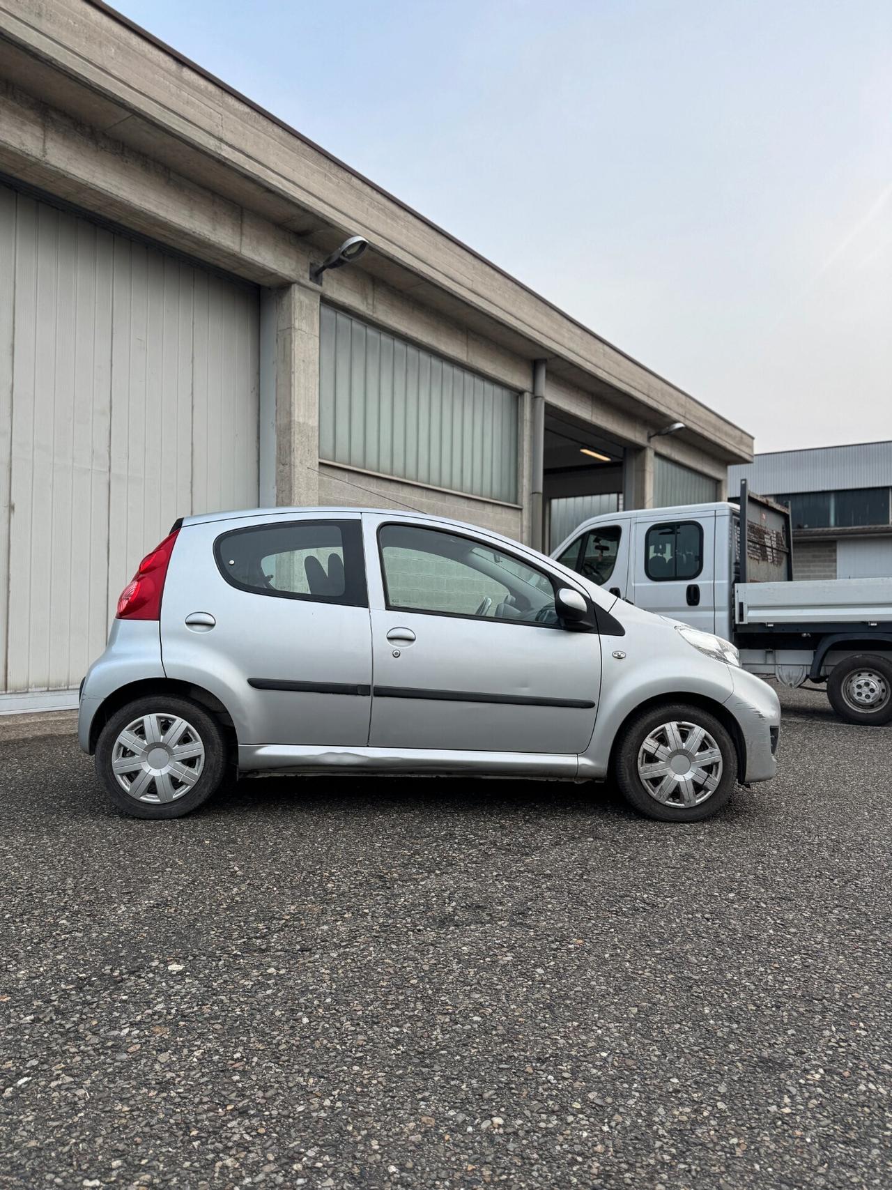 Peugeot 107 1.0 50kW 5P Benz E5 Allure