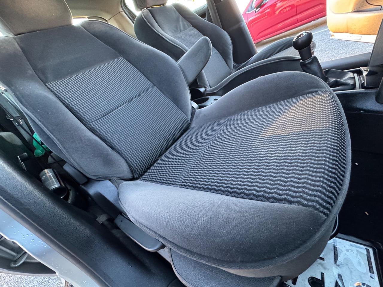 PEUGEOT 207 1.4 HDI NEO PATENTATI 1 PRO 12 MESI DI GARANZIA