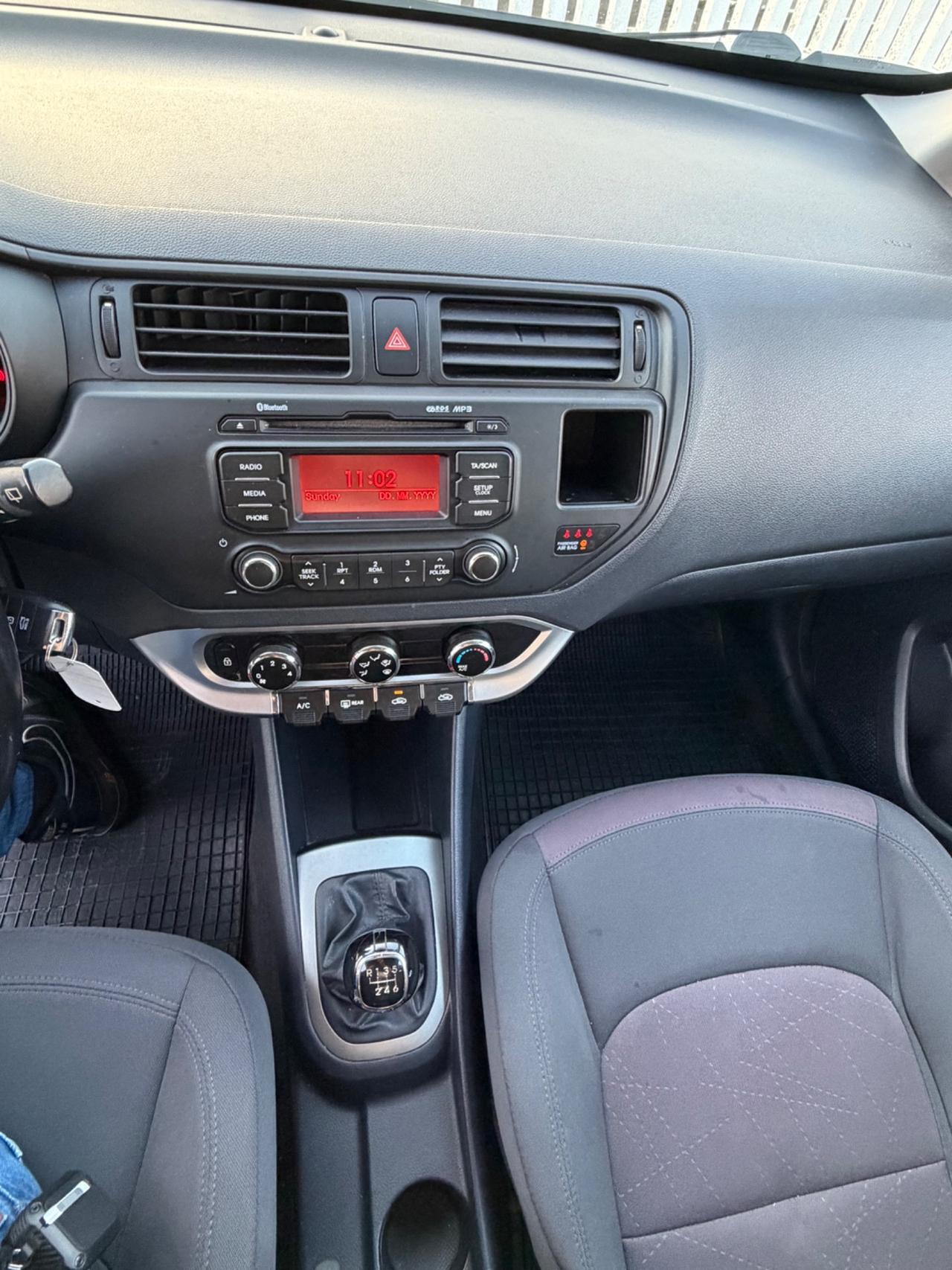 Kia Rio 1.1 CRDi 5p. Cool