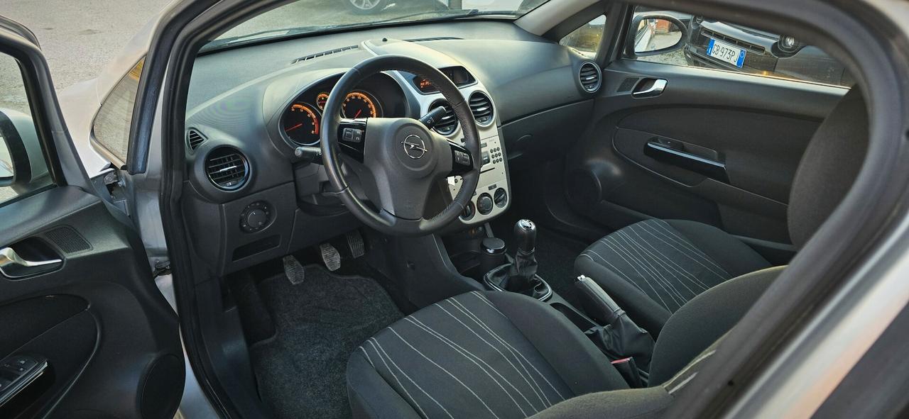 Opel Corsa 1.0 12v Enjoy - PEFETTA