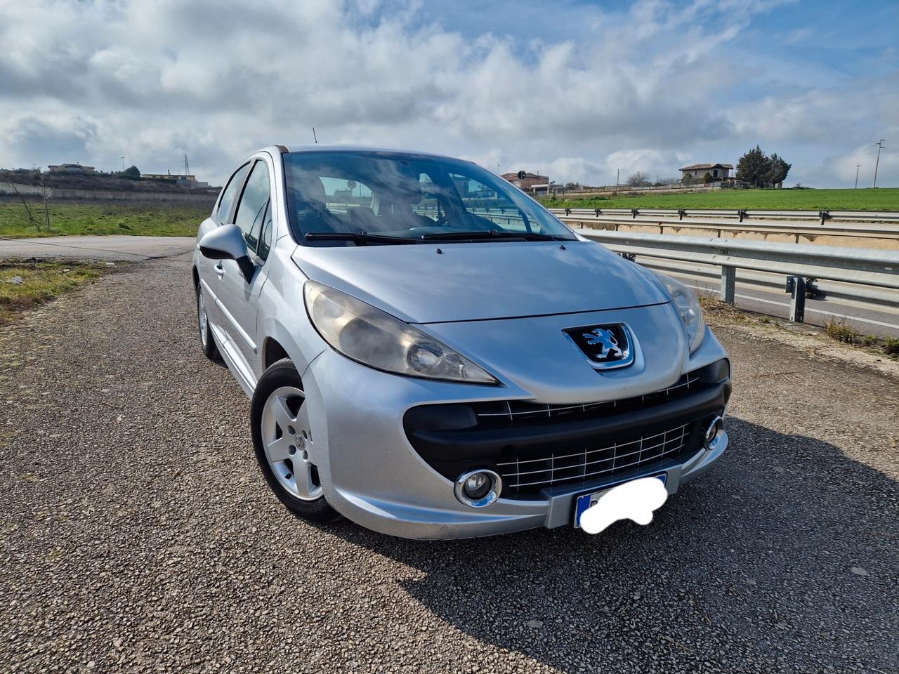 Peugeot 207 1.4 HDi 70CV 5p. ONE Line