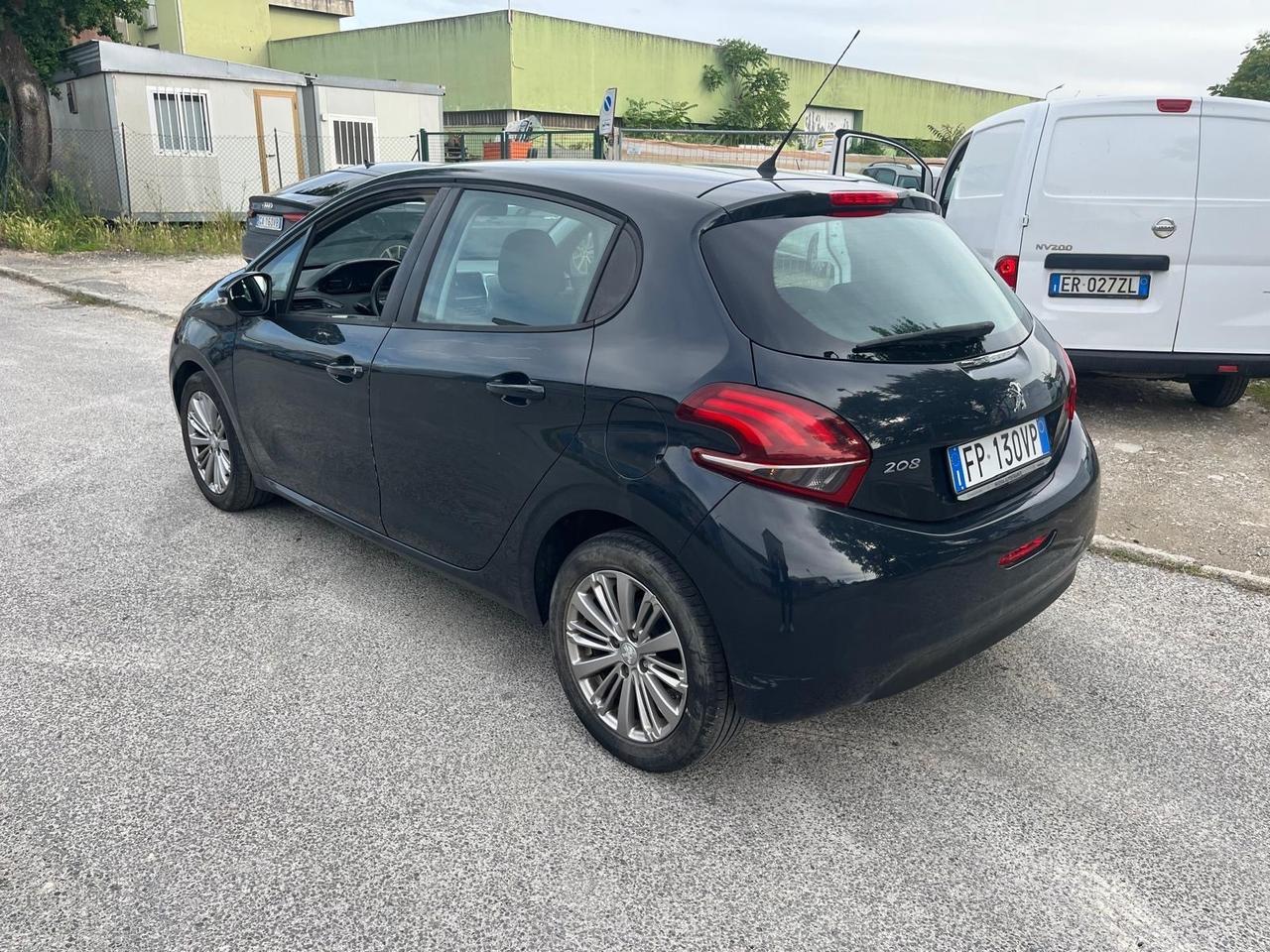 Peugeot 208 PureTech 82 5 porte Allure