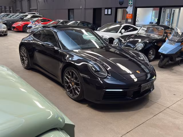 PORSCHE 911 Carrera 4S