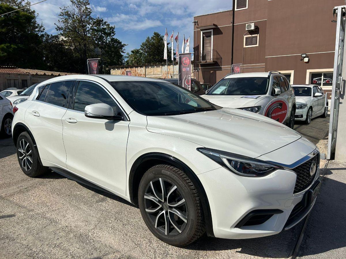 INFINITI - Q30 - 1.5d