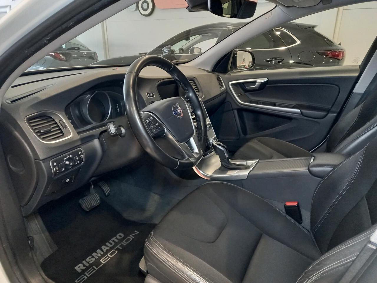 Volvo V60 Cross Country UNICO PROP