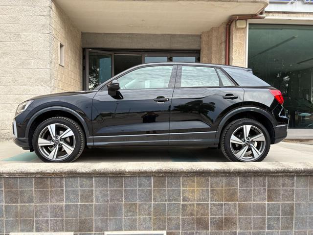 AUDI Q2 30 TDI S tronic Admired Advanced COCKPIT