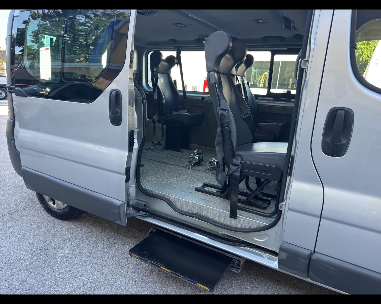 RENAULT Trafic 3ª serie - Trafic T29 2.0 dCi/115 PL-TN Passenger Pack