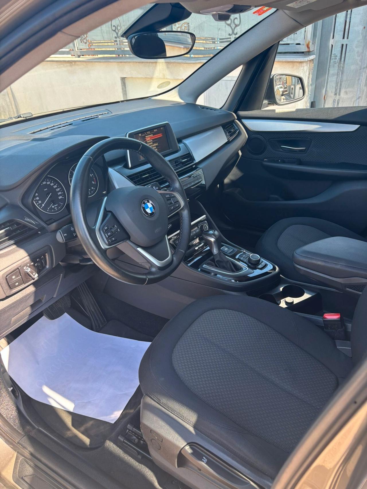 Bmw Serie 2 218d Luxury AUTOMATICO ANNO 2015