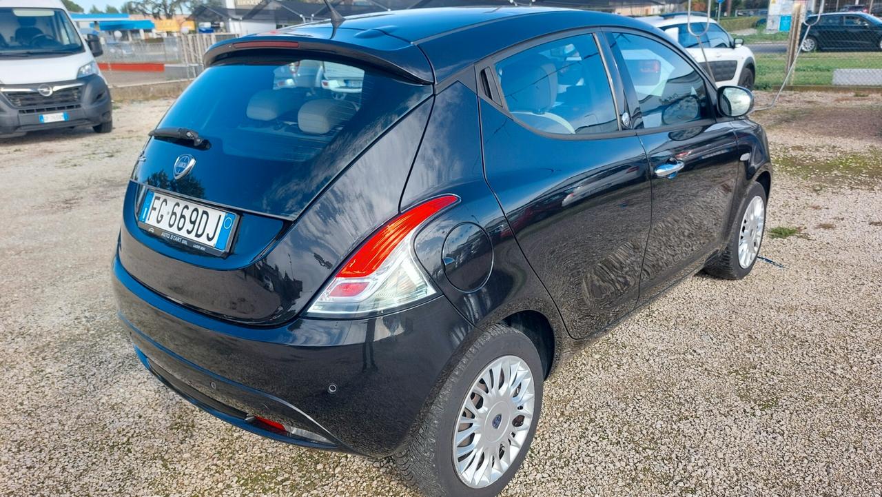 Lancia Ypsilon 1.2 69 CV 5 porte GPL Ecochic Platinum