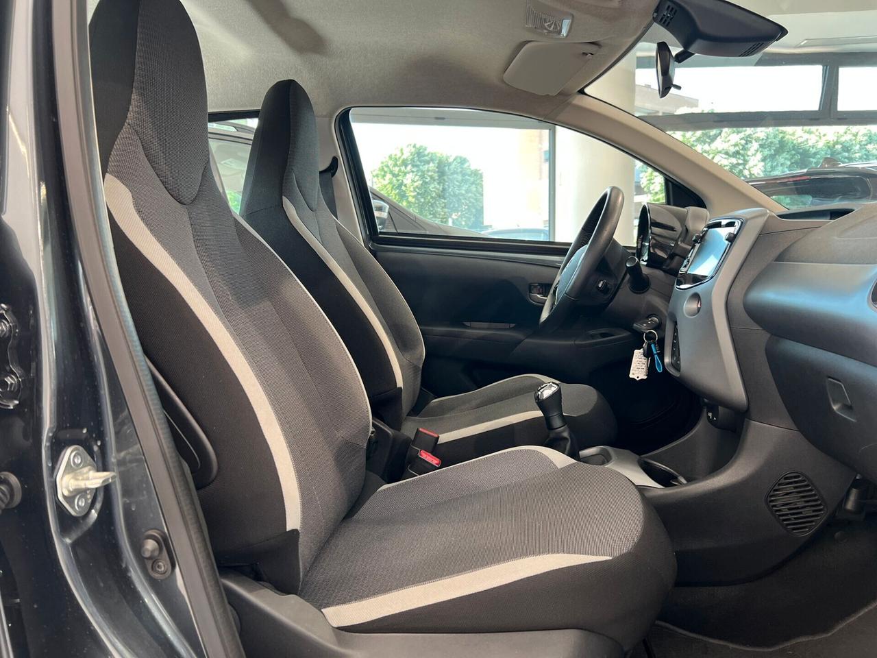 Toyota Aygo Connect 1.0 VVT-i 72 CV 5 porte x-fun