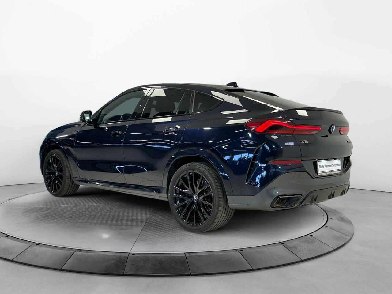 BMW X6 M50i