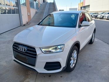 Audi Q3 2.0 TDI 120 CV Young