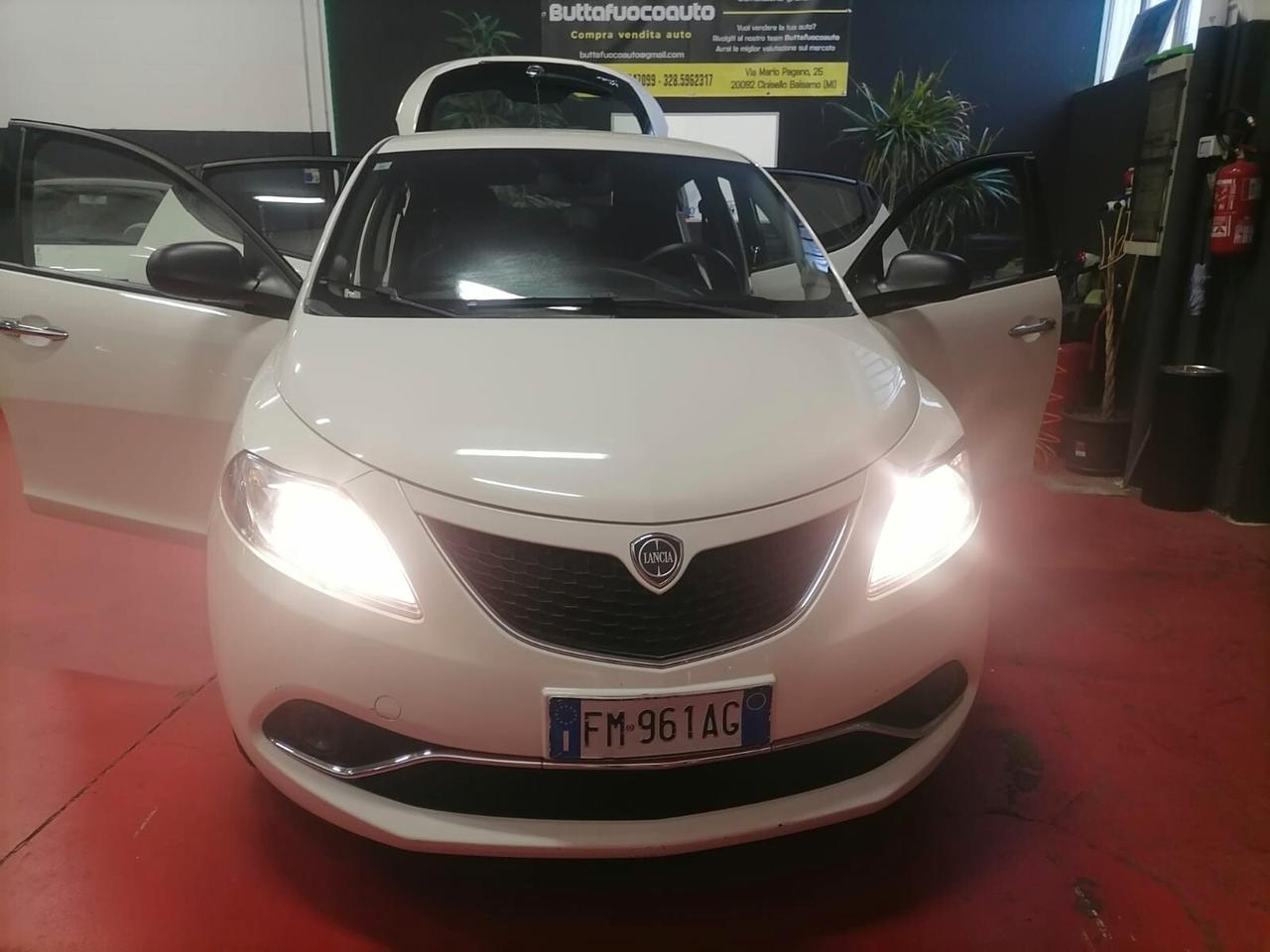Lancia Ypsilon 1.2 69 CV 5 porte Gold Platinum