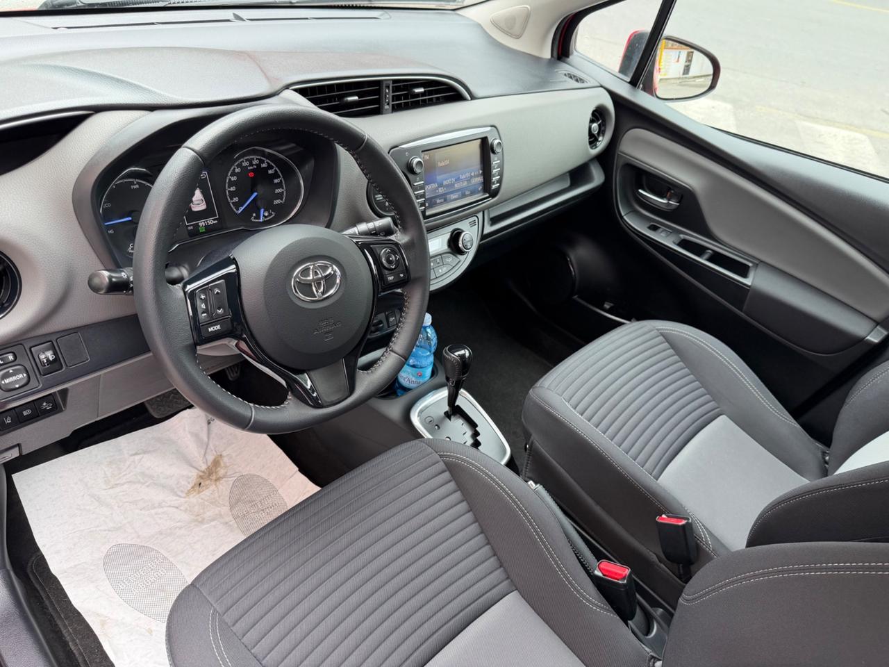 TOYOTA YARIS 1.5 HYBRID AUTOMATICO NEOPATENTATI