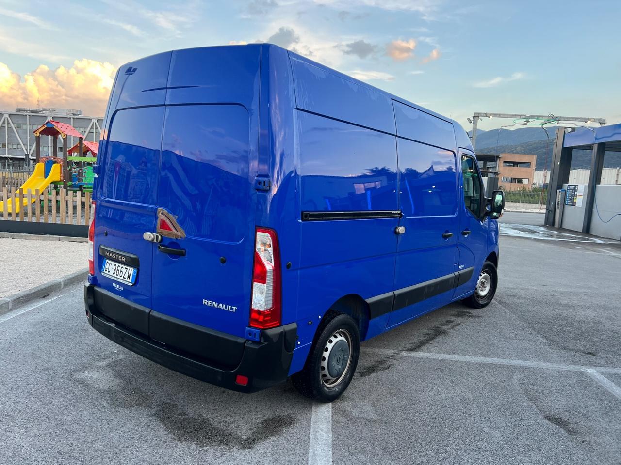 Renault master