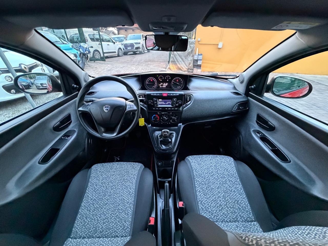 Lancia Ypsilon 1.0 Fire Hybrid Benzina