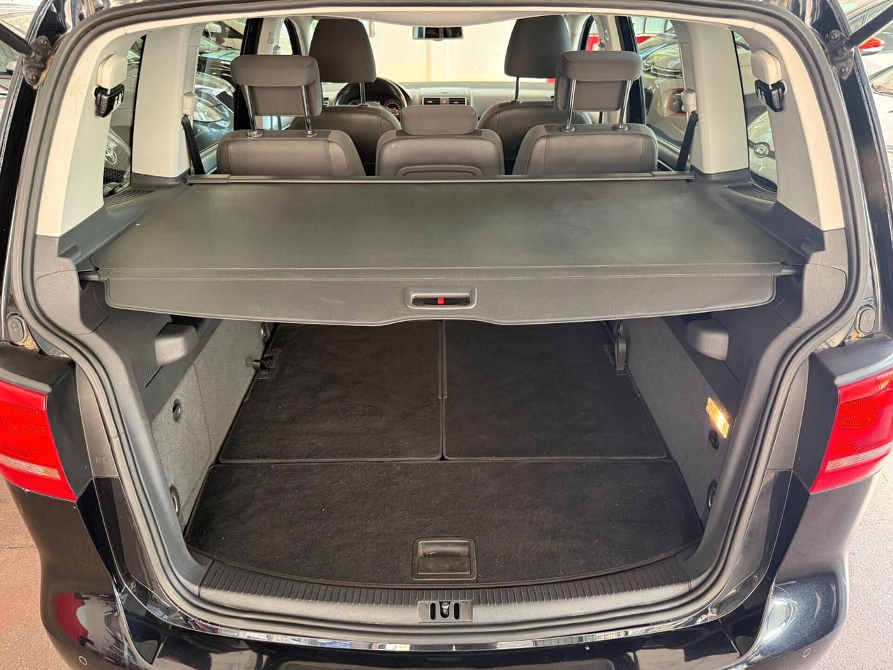 Volkswagen Touran 2.0 TDI 170 CV DSG - CINGHIA OK