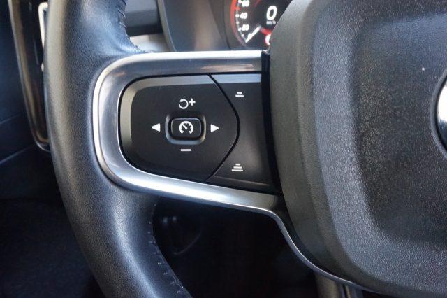 VOLVO XC40 T5 Recharge Plug-in Hybrid Inscription Expression