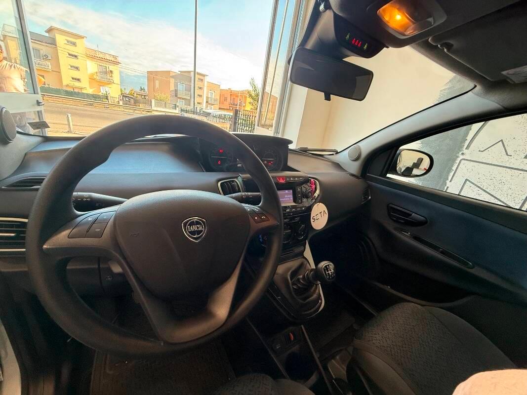 Lancia Ypsilon III 1.0 firefly hybrid Silver s&s 70cv 5p.ti