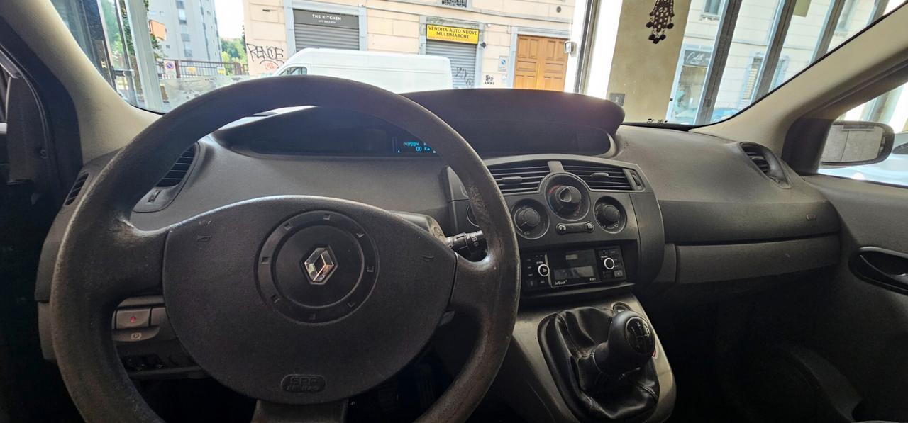 Renault Scenic Scénic 1.6 16V Luxe Dynamique