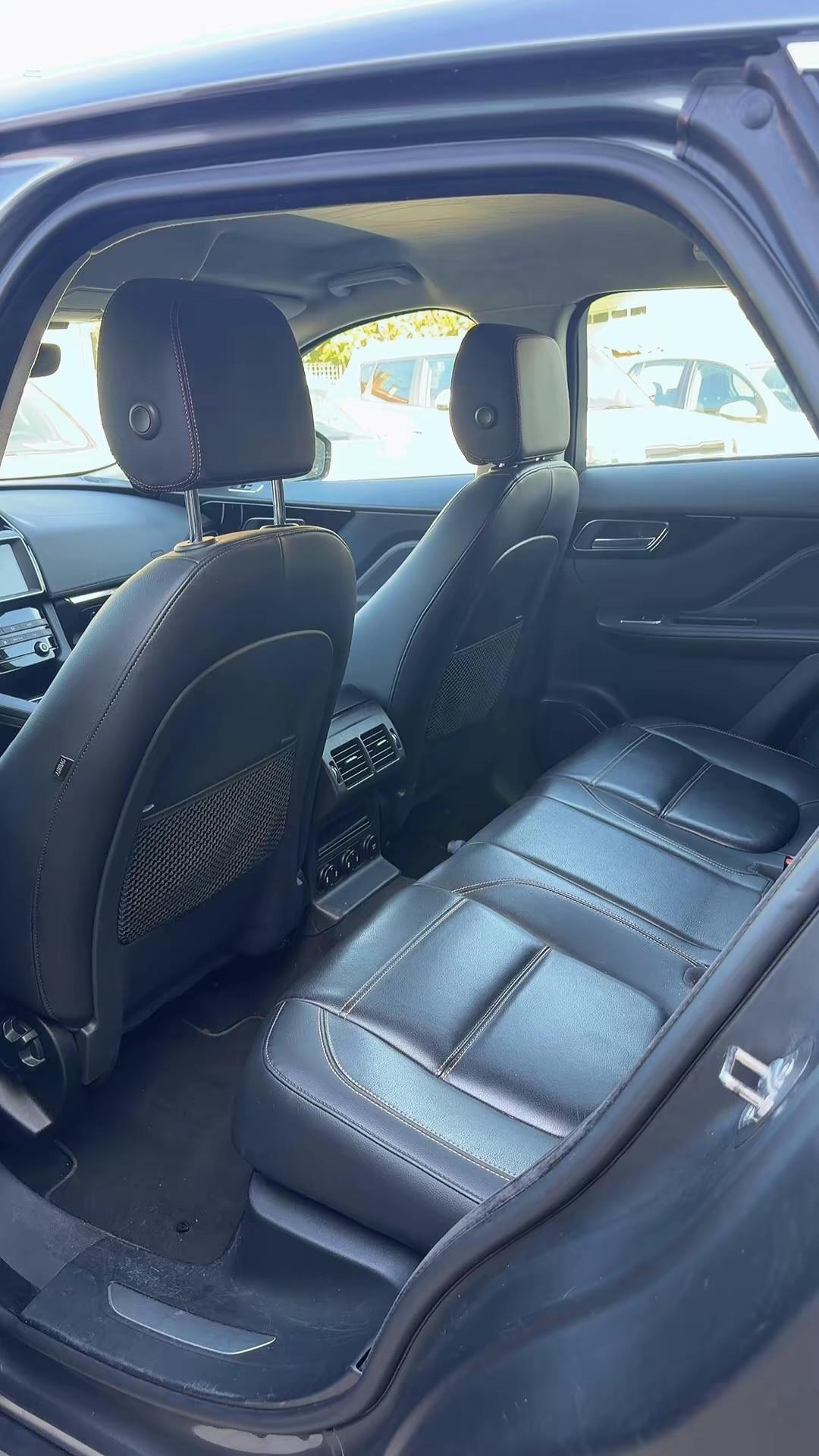 Jaguar F-Pace 2.0 D 180 CV aut. Portfolio
