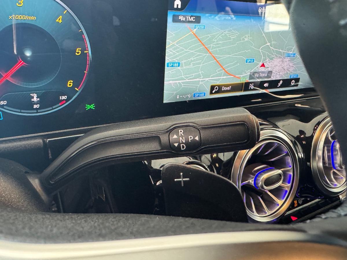 MERCEDES B180 d Automatic Sport BURMESTER/ LUCI AMBIENT/ PELLE/ LED