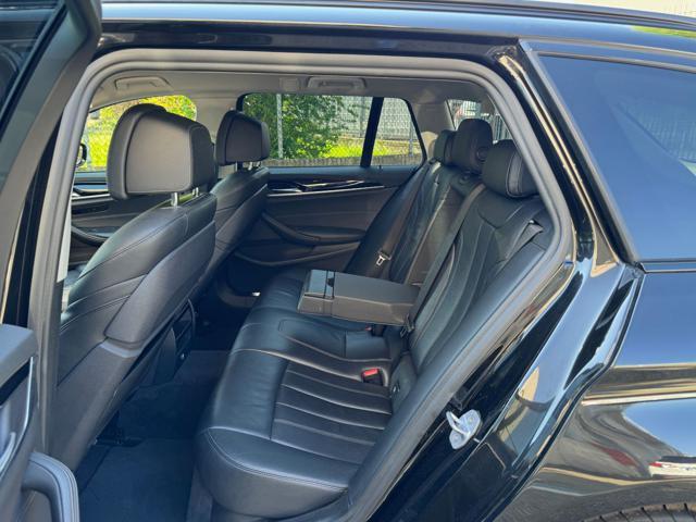 BMW 530 d xDrive Touring Sport Line 265CV NAVI+RETR.