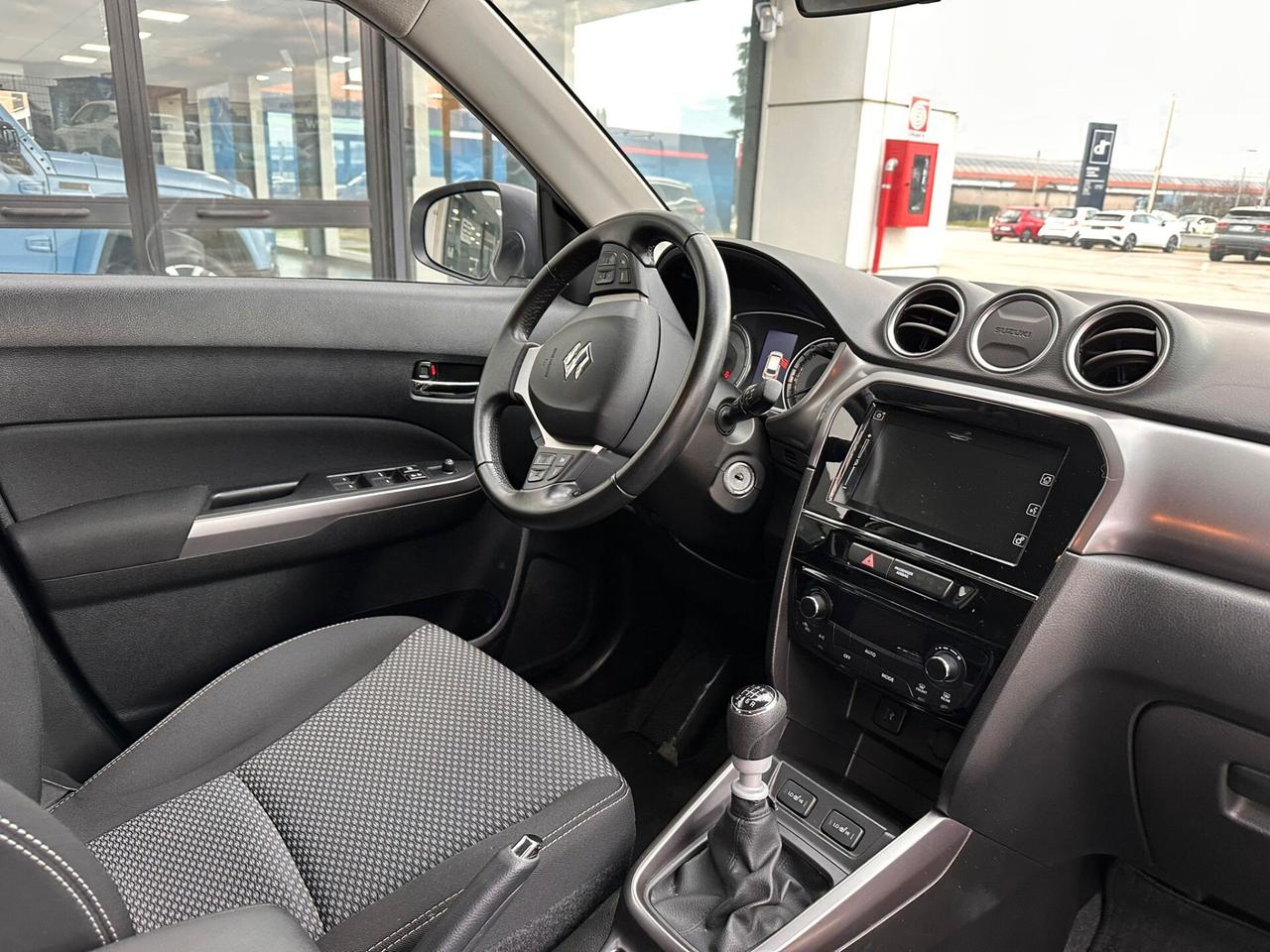 Suzuki Vitara 1.4 Hybrid Top