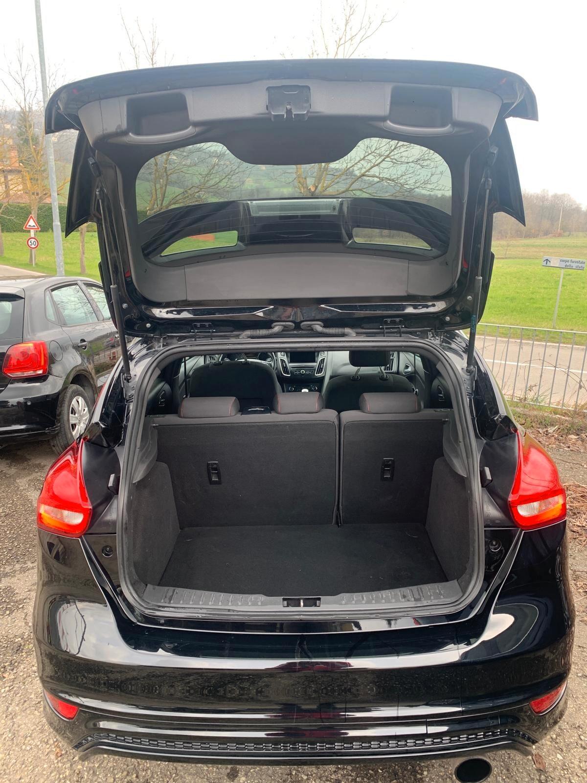 Ford Focus ST Line sport - full optional 159500 km tagliandata in ottimo stato generale