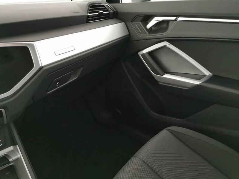 Audi Q3 35 1.5 tfsi Business Advanced