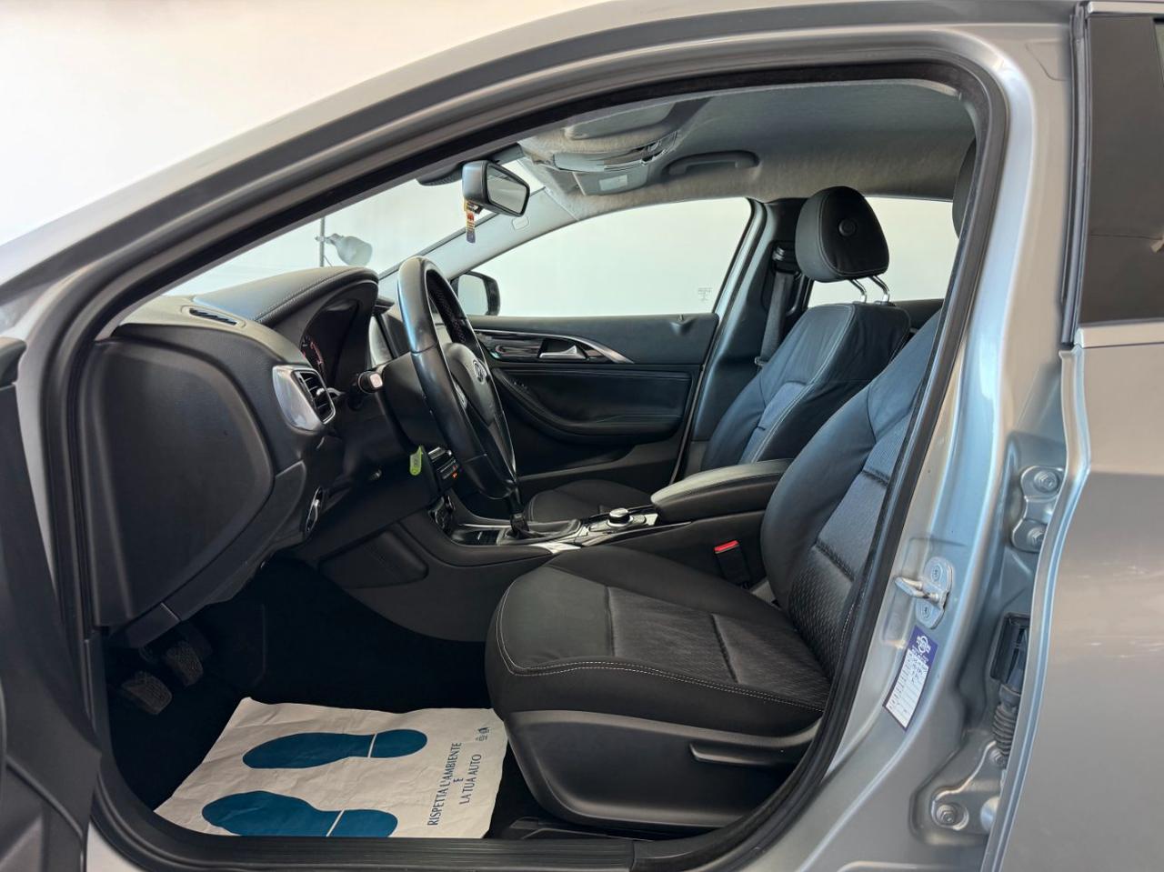 Infiniti Q30 1.5d Sport Edition 110 cv Led Pdc