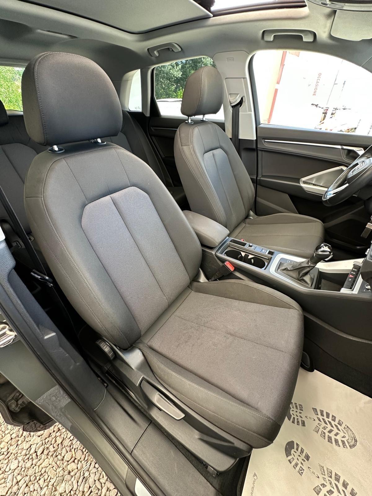 Audi Q3 35 TDI S tronic Business