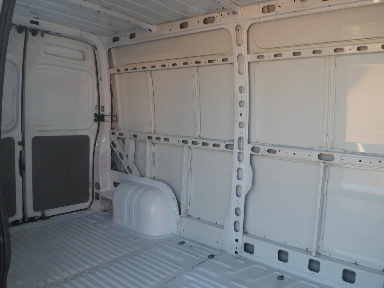 Renault Master furgone medio alto