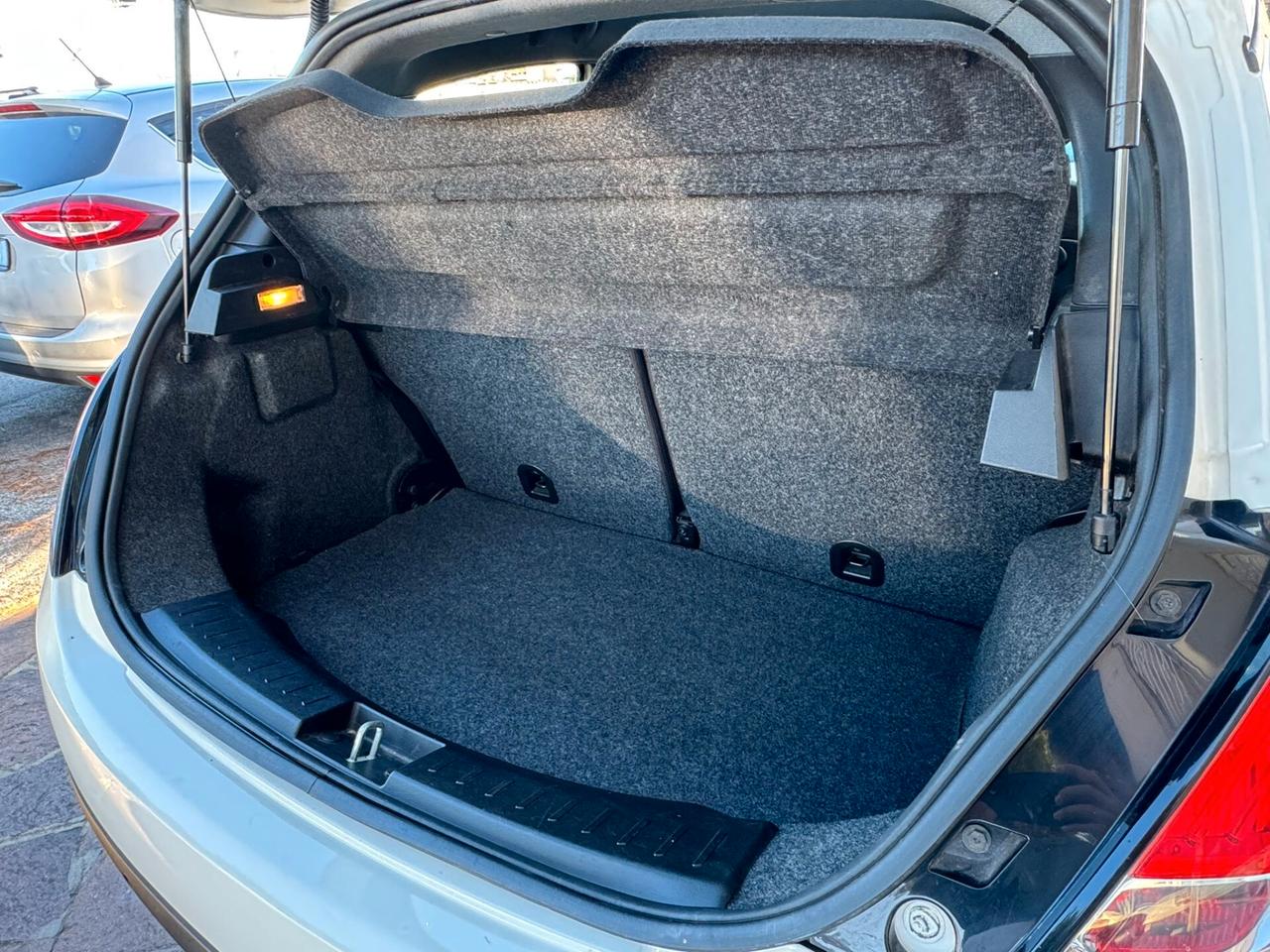 Lancia Ypsilon 0.9 TwinAir 85 CV 5 porte Metano Ecochic Gold