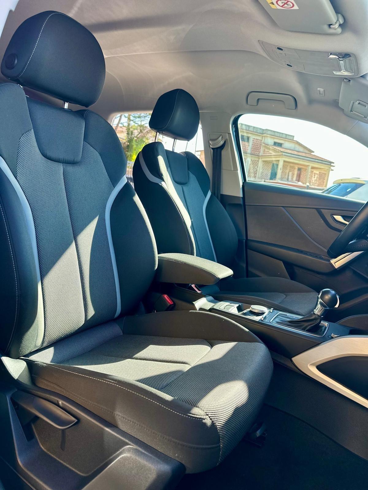 Audi Q2 30 TDI Identity Black