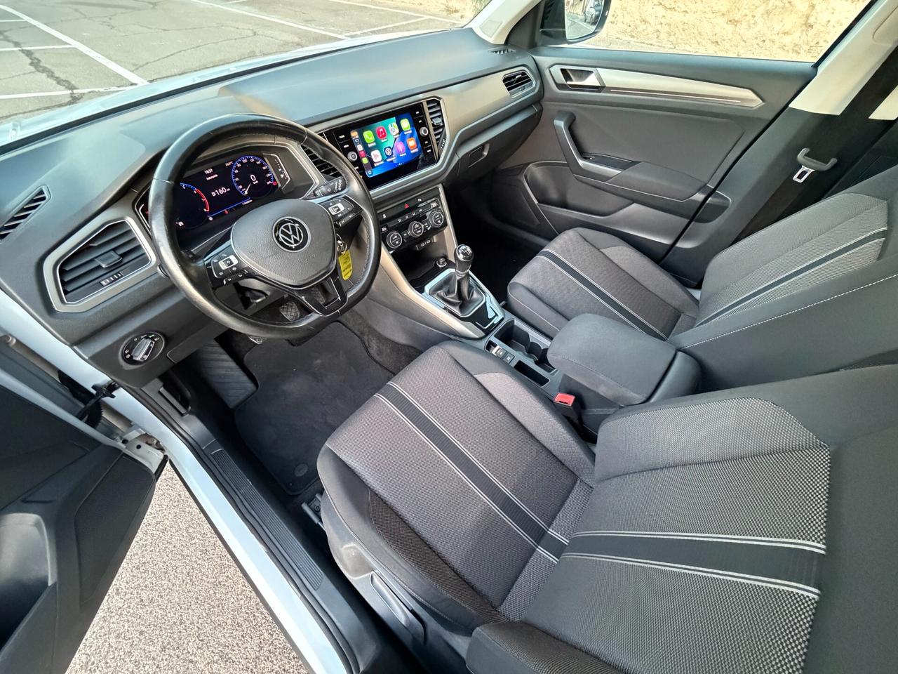 Volkswagen T-Roc/1.0 TSI 110 CV/CAR PLAY/CERCHI 17"/NEOPATENTATI