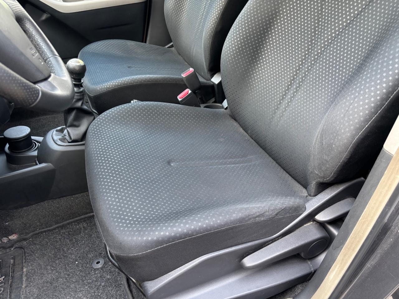 Toyota Yaris 1.4 D-4D 5 porte OK NEOPATENTATI