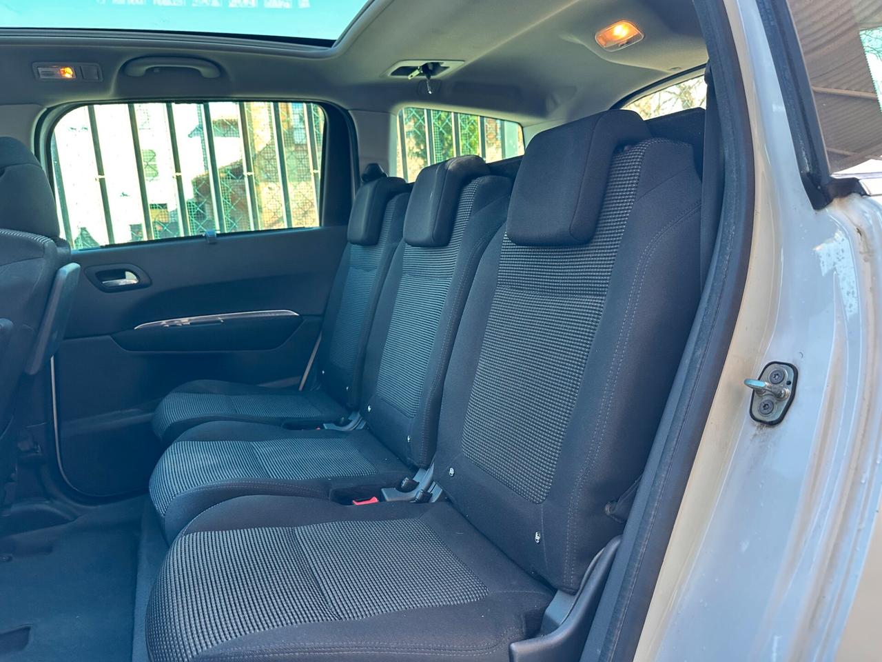 Peugeot 5008 1.6 HDi 112CV Business