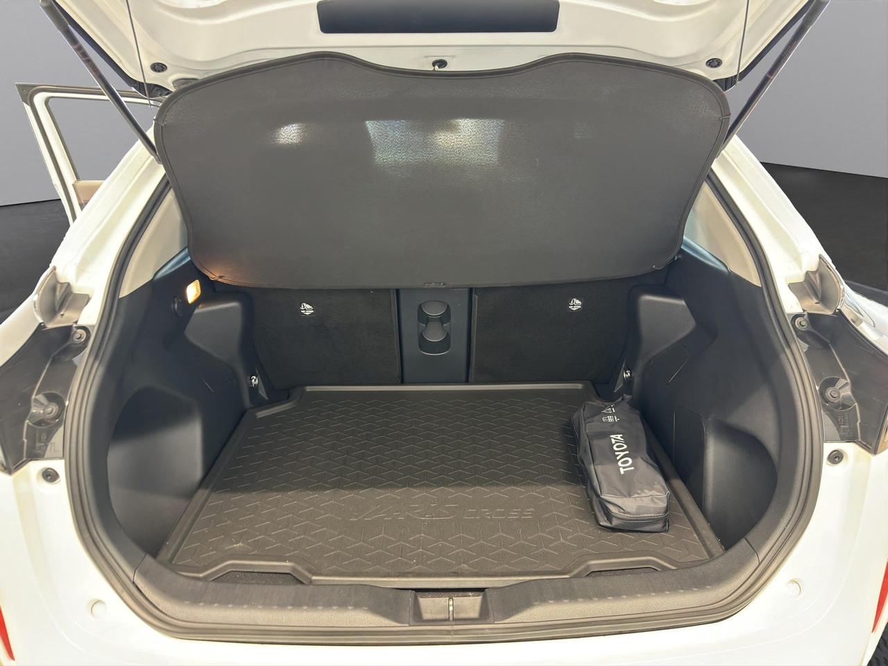 Toyota Yaris Cross 1.5h HEV Lounge 4wd